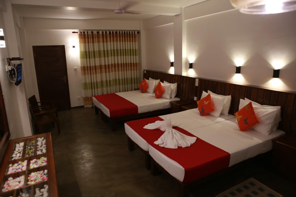 Cozy Sea View Inn Hikkaduwa Exterior photo