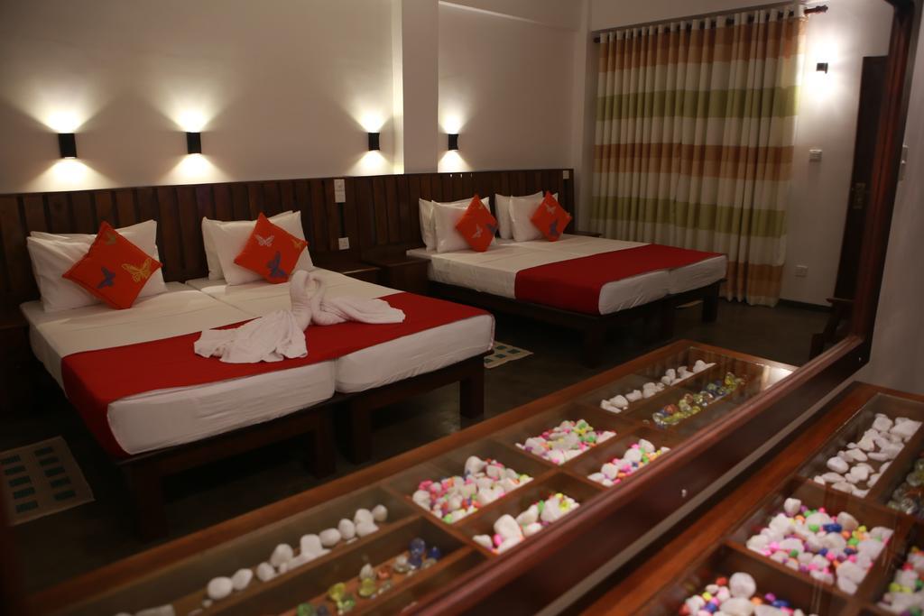 Cozy Sea View Inn Hikkaduwa Exterior photo