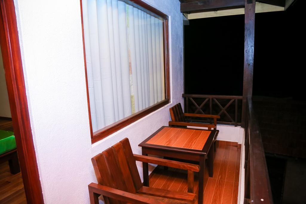 Cozy Sea View Inn Hikkaduwa Exterior photo
