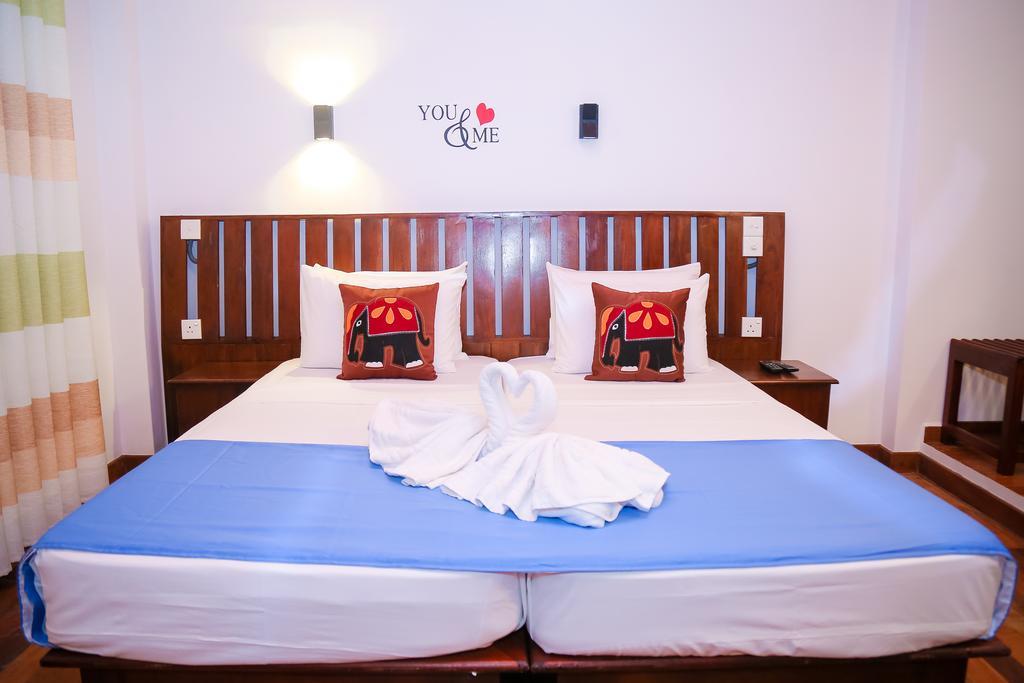 Cozy Sea View Inn Hikkaduwa Exterior photo